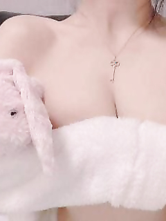 超嫩蘿莉雲集『玉紫醬+甜甜起司桃+貓七小+兔醬』極品翹乳粉穴榨乾你的精華超養眼 兔醬（護士）